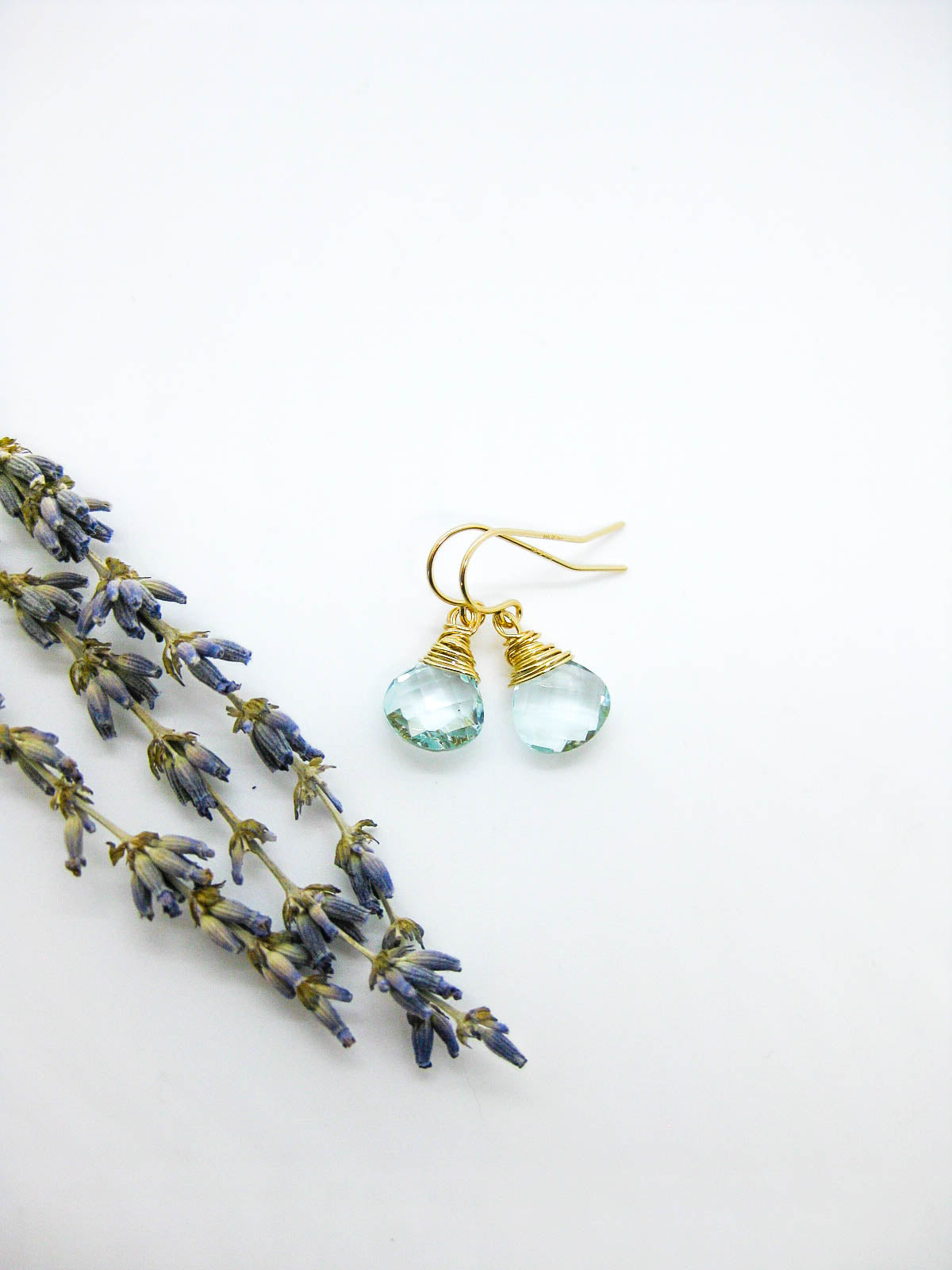 Chamomile: Aquamarine Earrings - e619