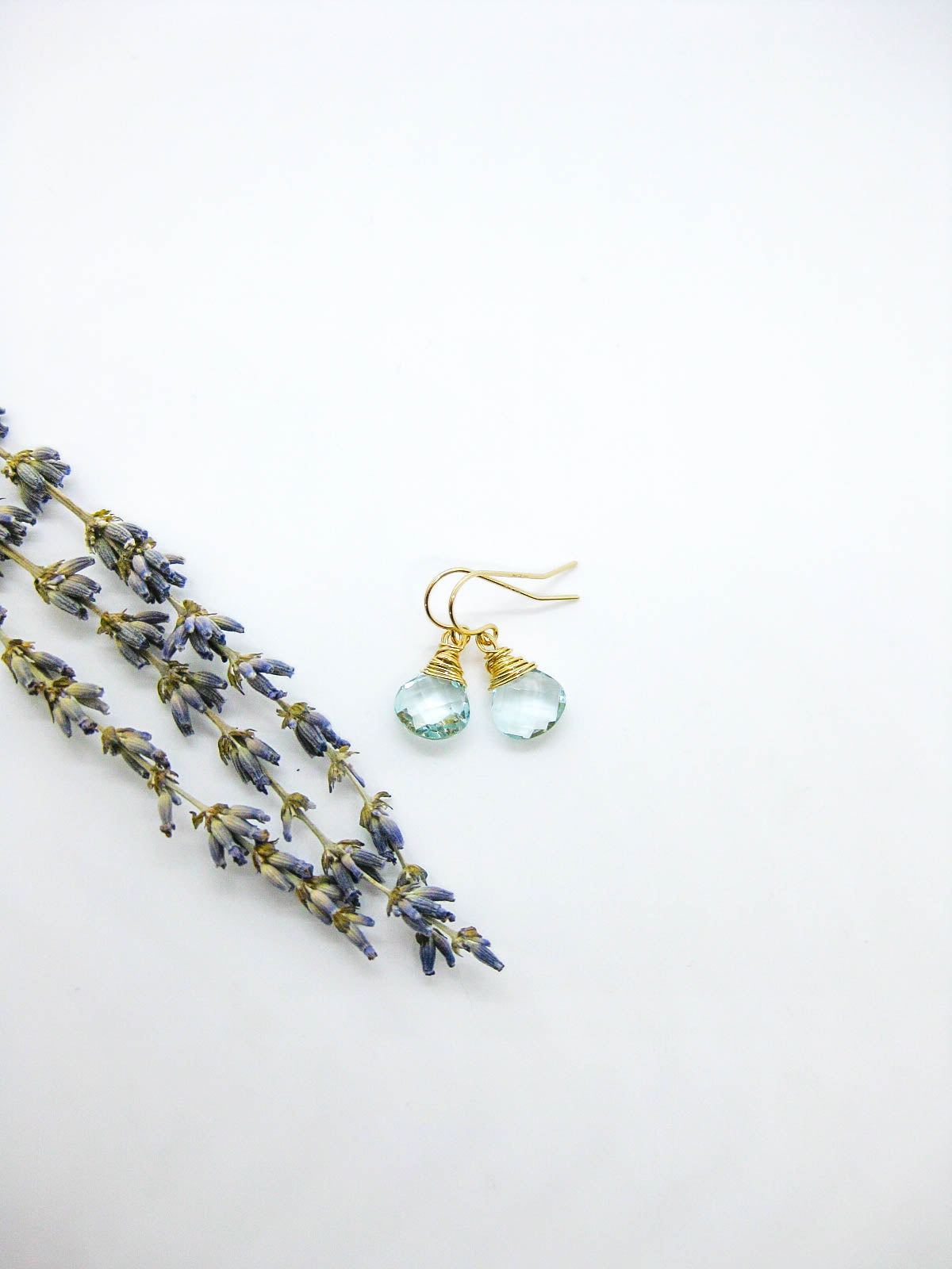 Chamomile: Aquamarine Earrings - e619