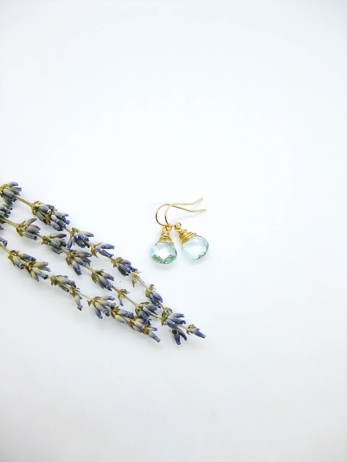 Chamomile: Aquamarine Earrings - e619