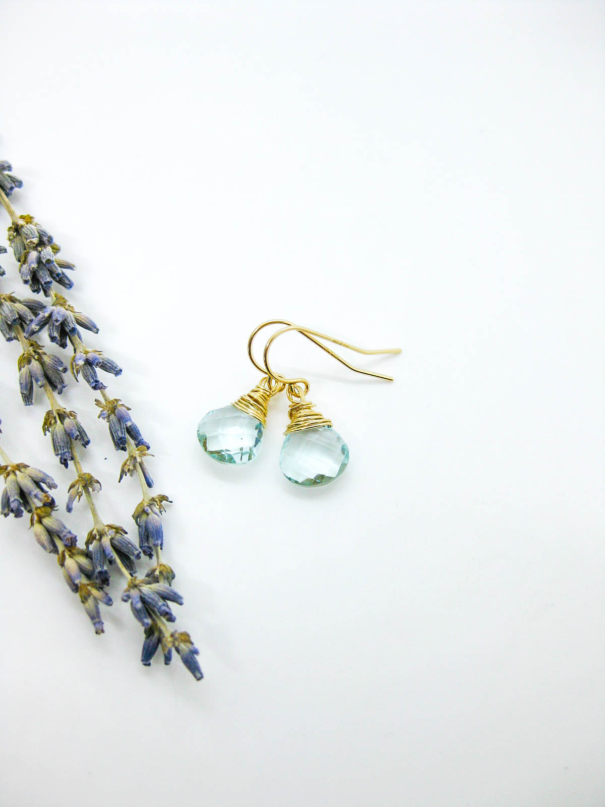 Chamomile: Aquamarine Earrings - e619