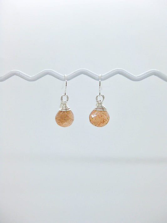 Chamomile: Peach Moonstone Earrings - e678