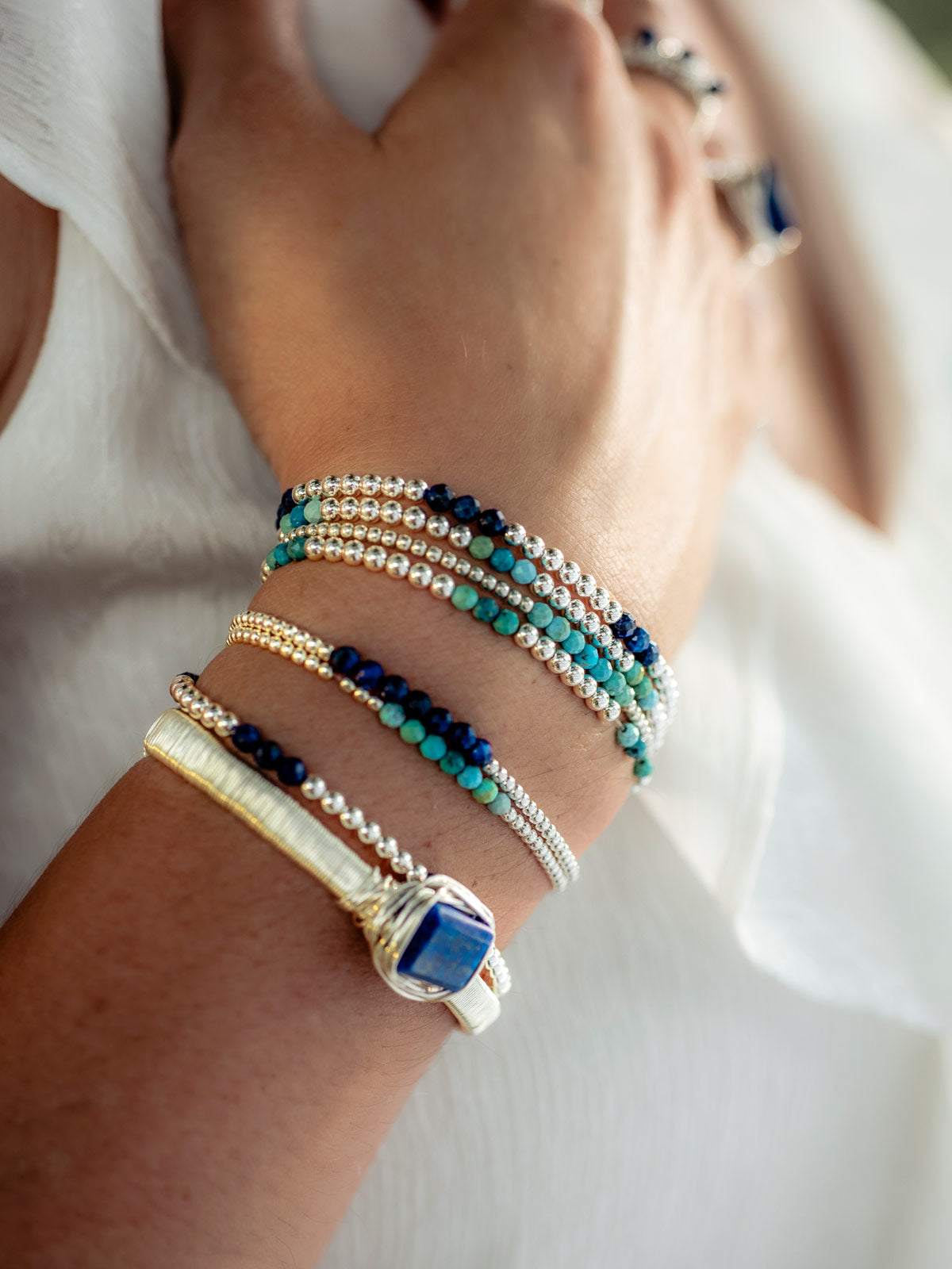 Juniper: Bright Turquoise Stretch Bracelet - b413