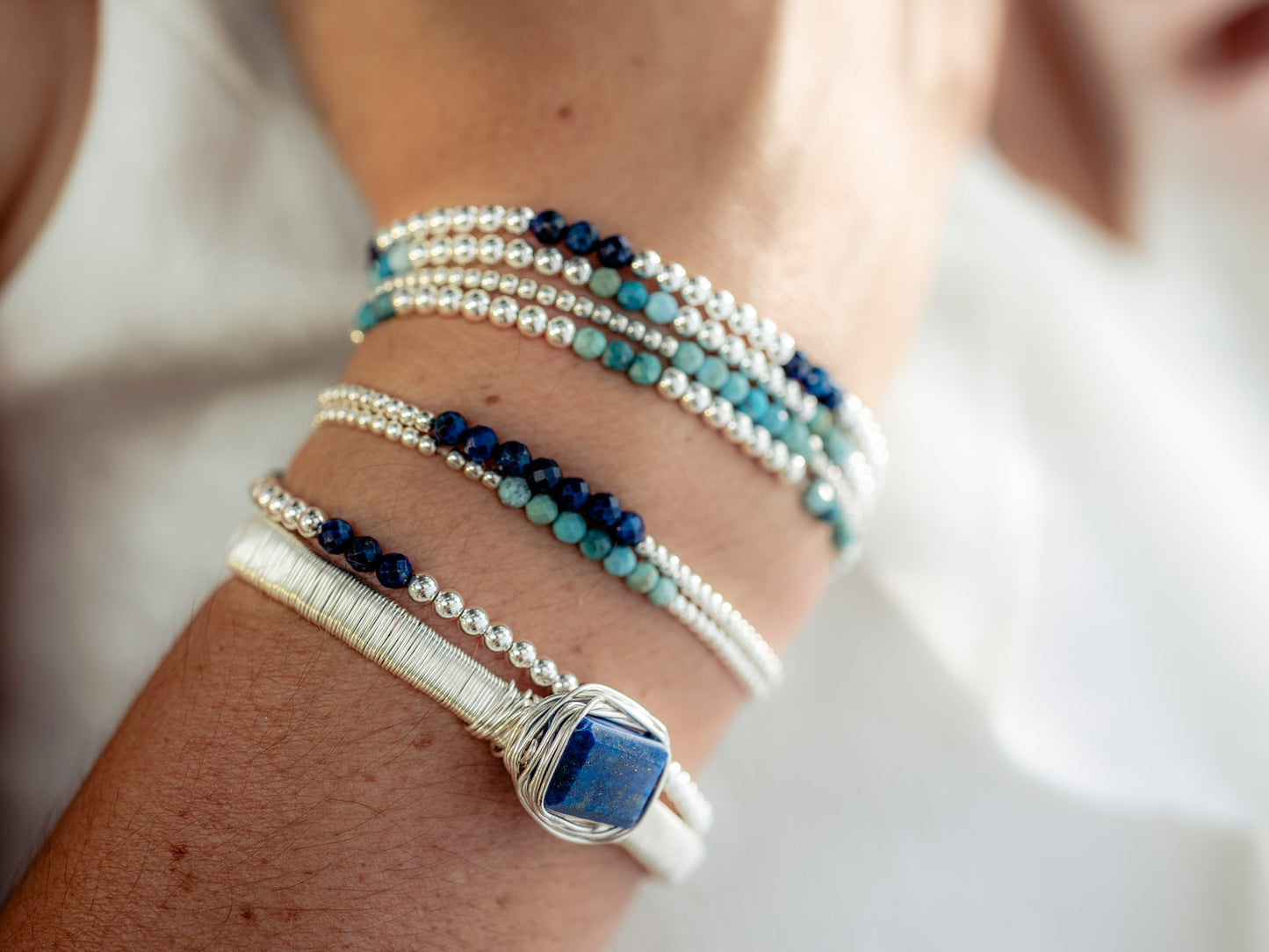 Juniper: Bright Turquoise Stretch Bracelet - b413
