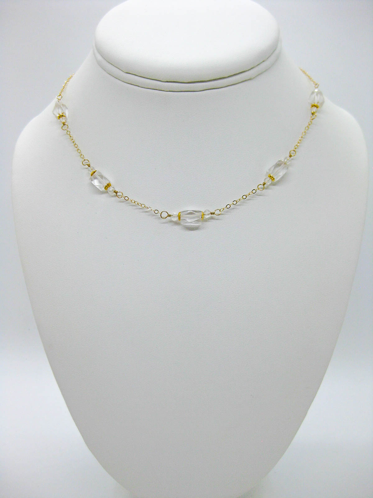 Petunia: Quartz Choker - n564