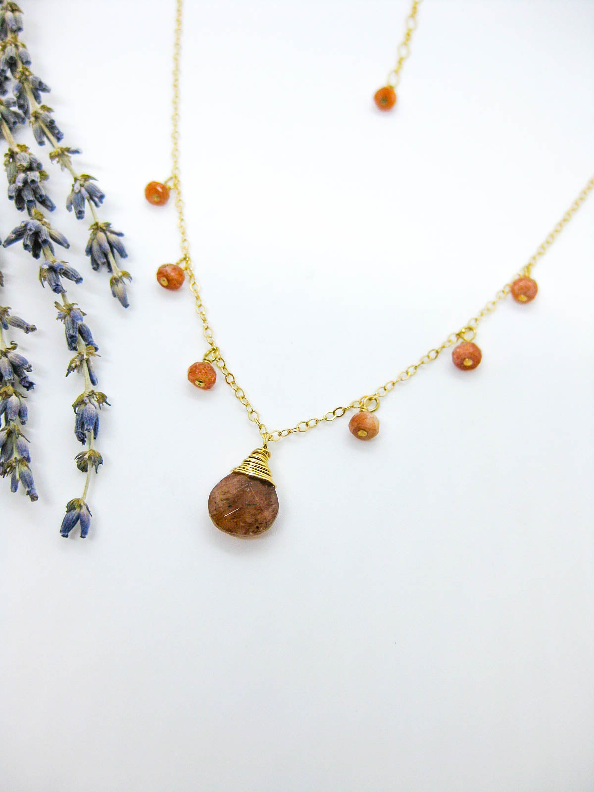 Chamomile: Sunstone Necklace - n571