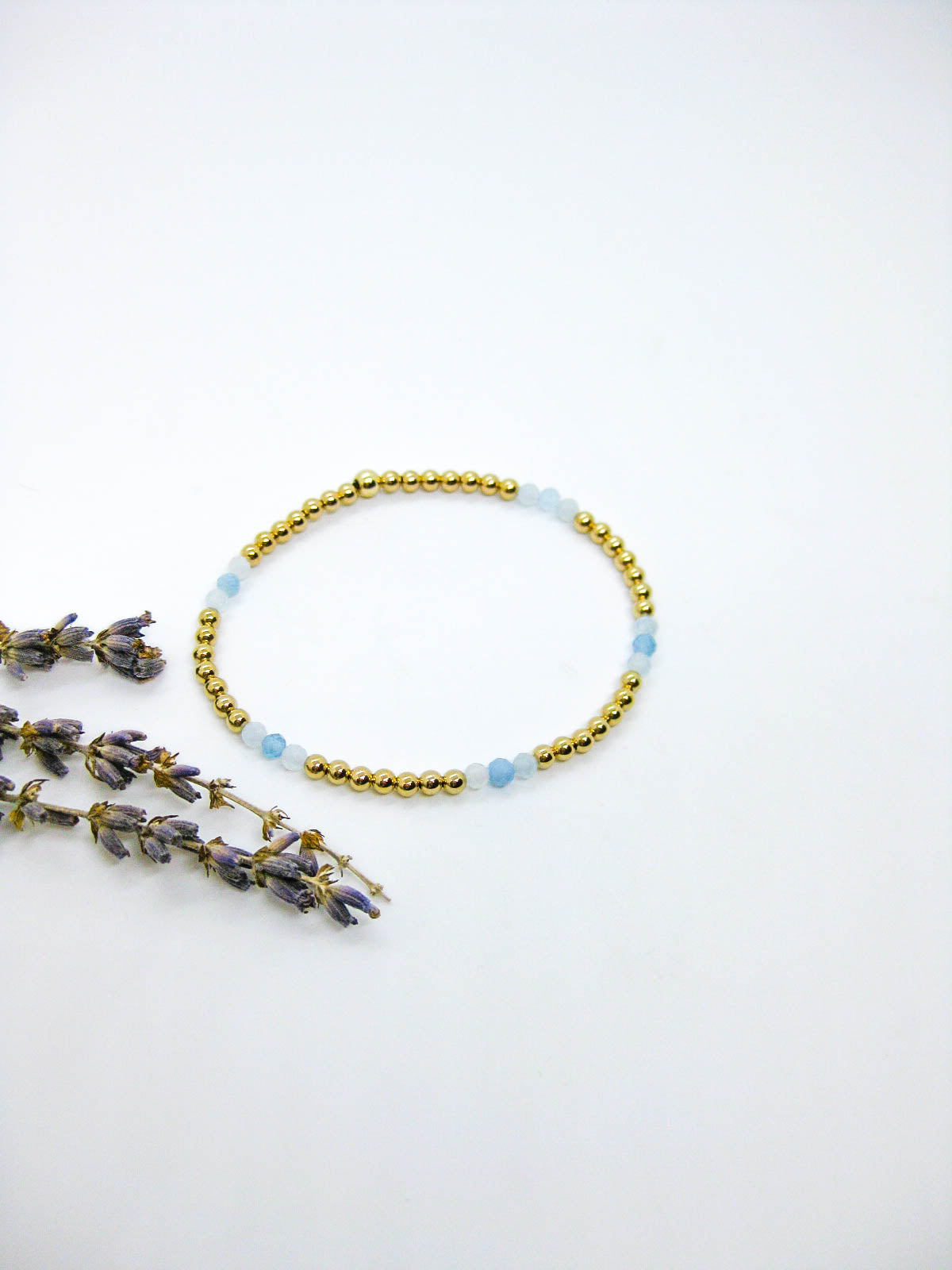 Juniper: Aquamarine Stretch Bracelet - b398
