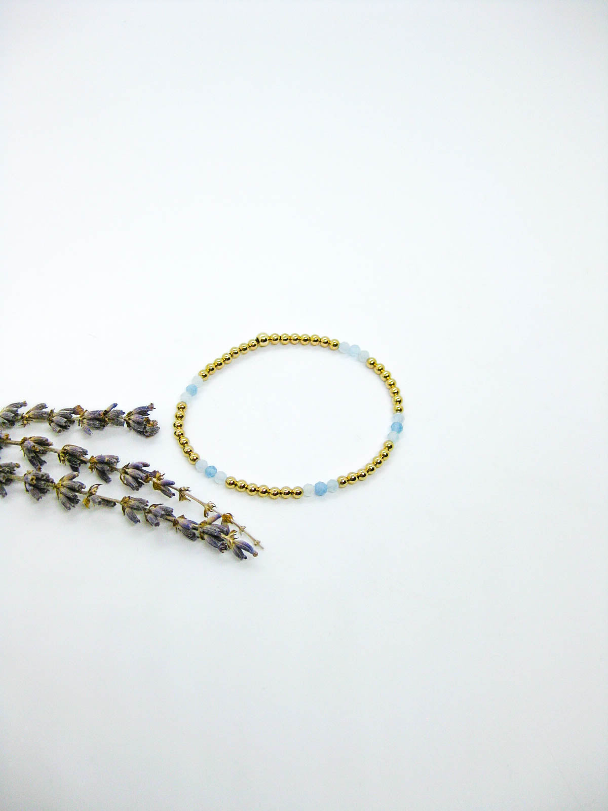 Juniper: Aquamarine Stretch Bracelet - b398
