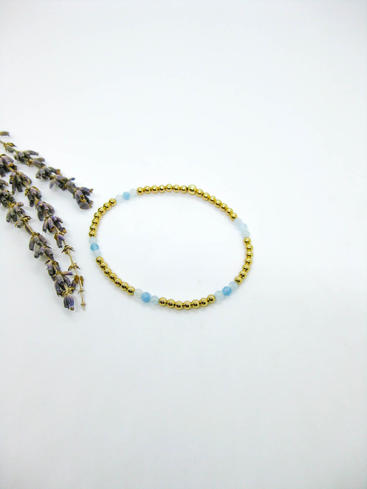 Juniper: Aquamarine Stretch Bracelet - b398