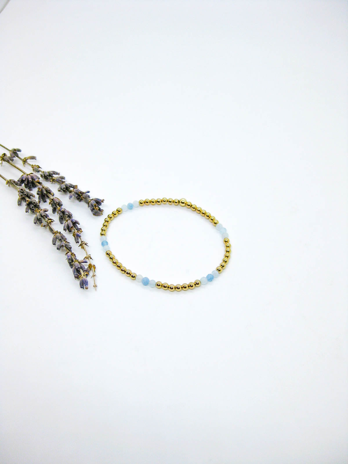 Juniper: Aquamarine Stretch Bracelet - b398