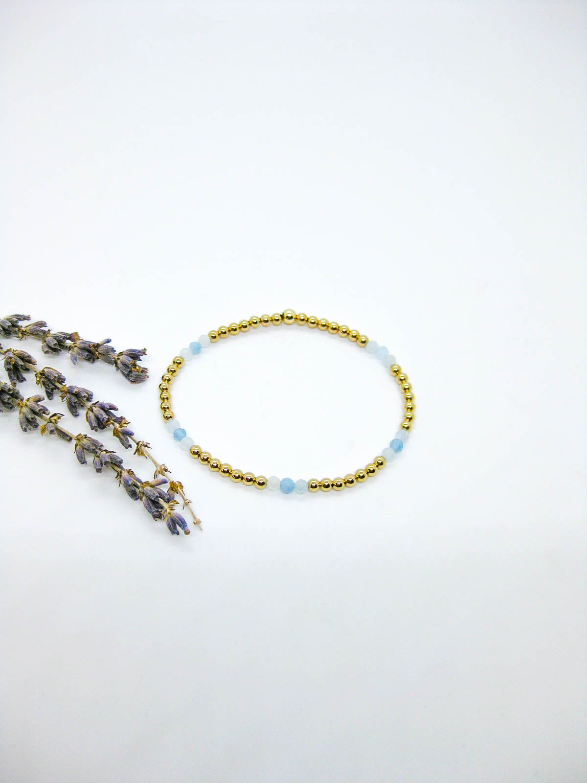 Juniper: Aquamarine Stretch Bracelet - b398