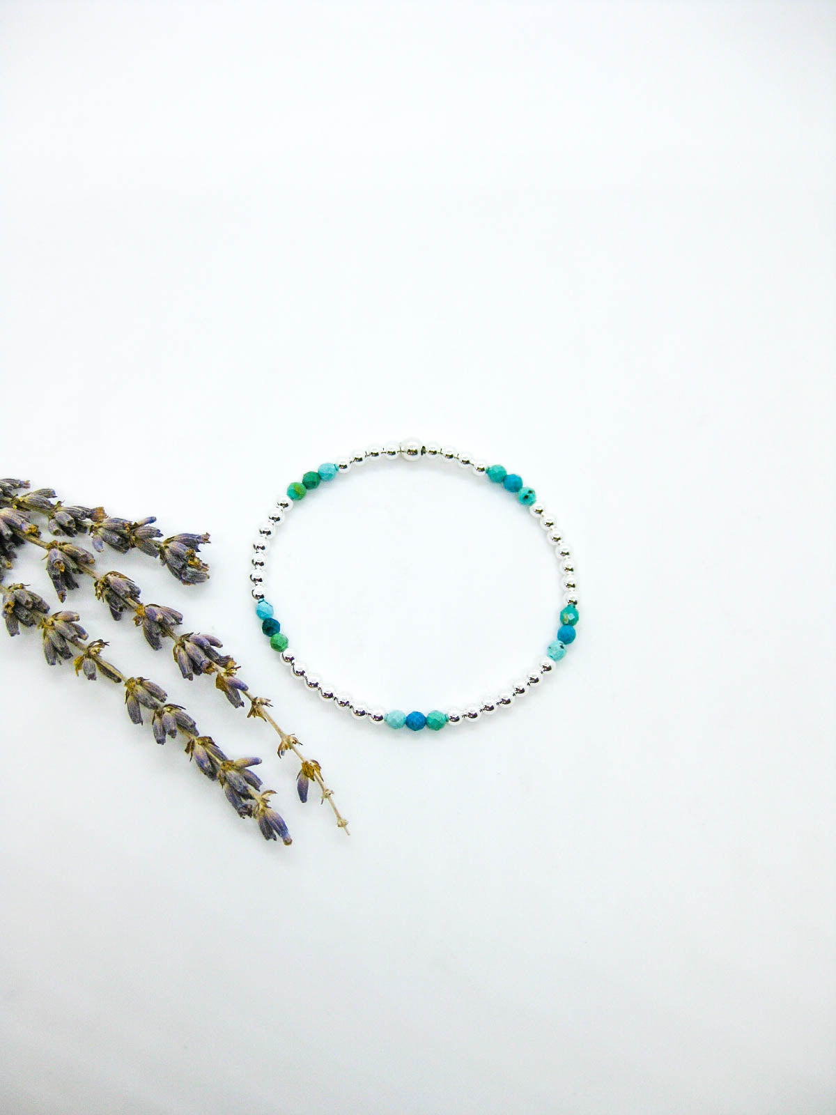 Juniper: Bright Turquoise Stretch Bracelet - b413