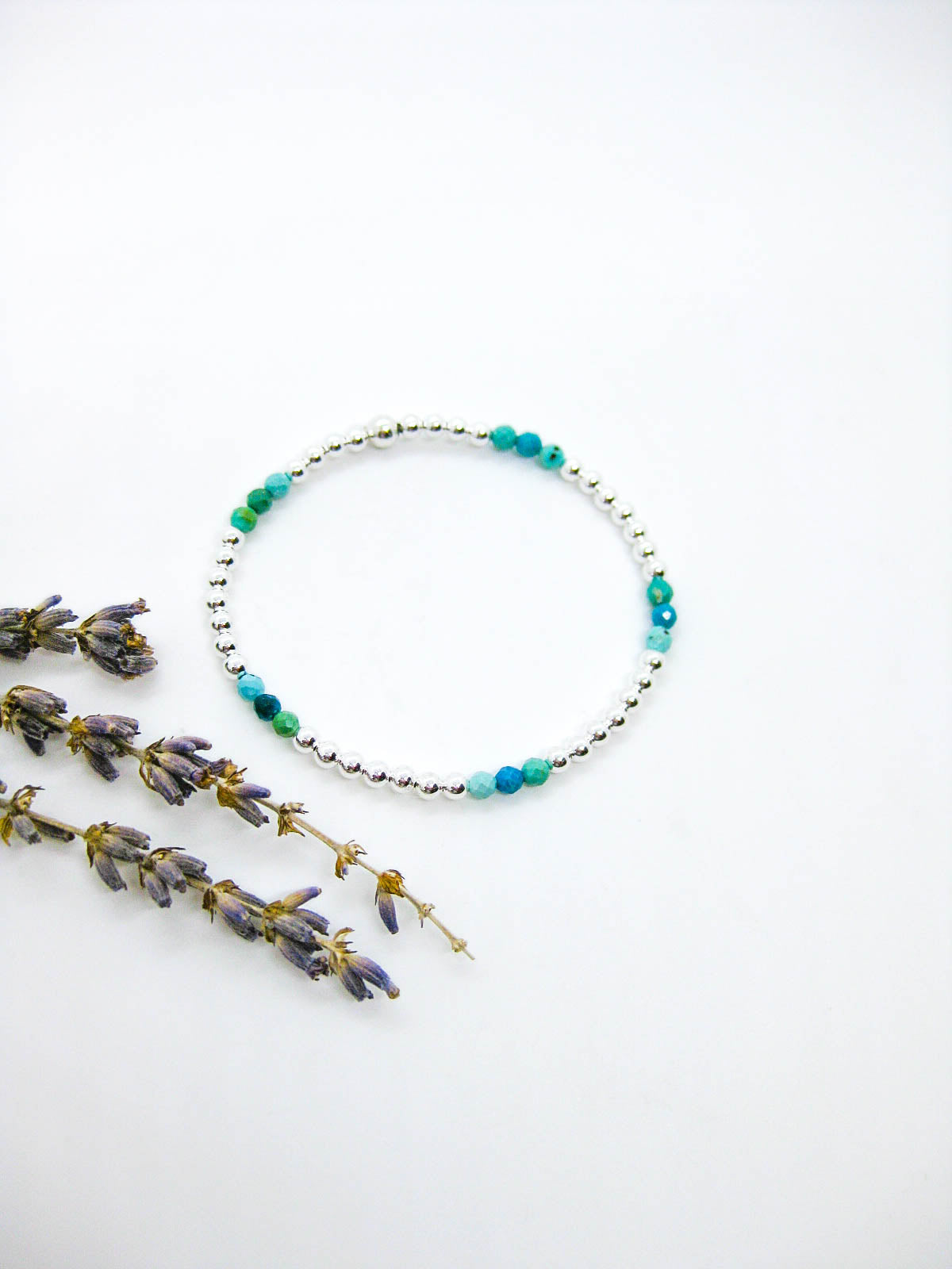 Juniper: Bright Turquoise Stretch Bracelet - b413