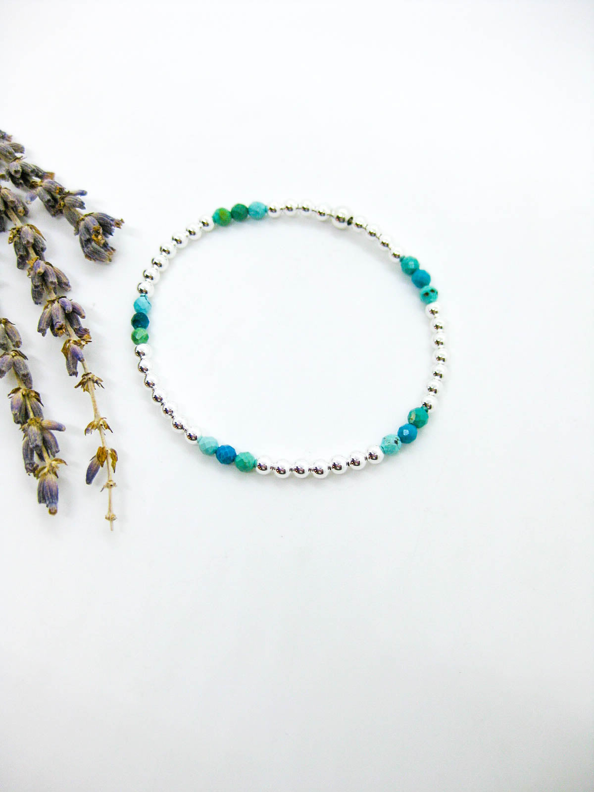 Juniper: Bright Turquoise Stretch Bracelet - b413