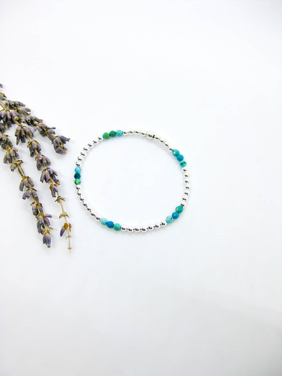 Juniper: Bright Turquoise Stretch Bracelet - b413