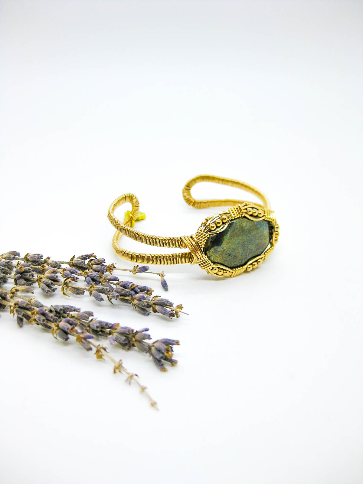 Rose: Pyrite Cuff Bracelet Gold - OAK