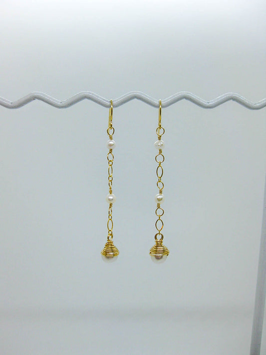Daffodil: Pearl Earrings