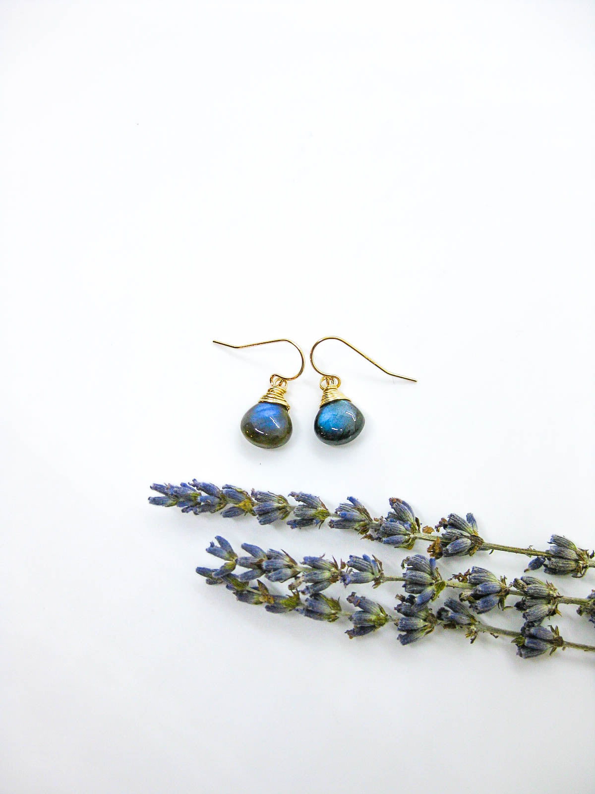 Chamomile: Labradorite Earrings - e577