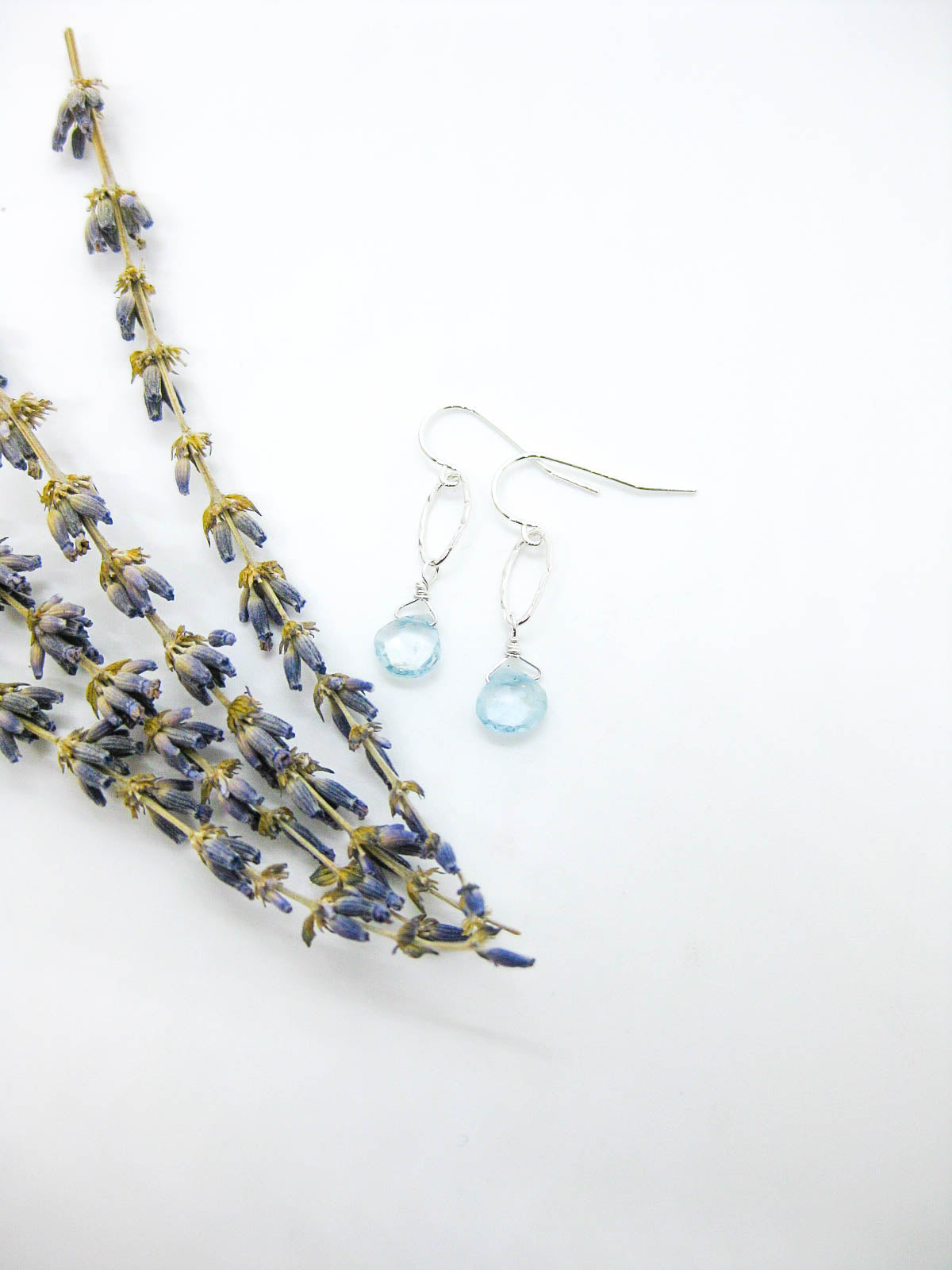 Chrysanthe: Aquamarine Earrings - e589