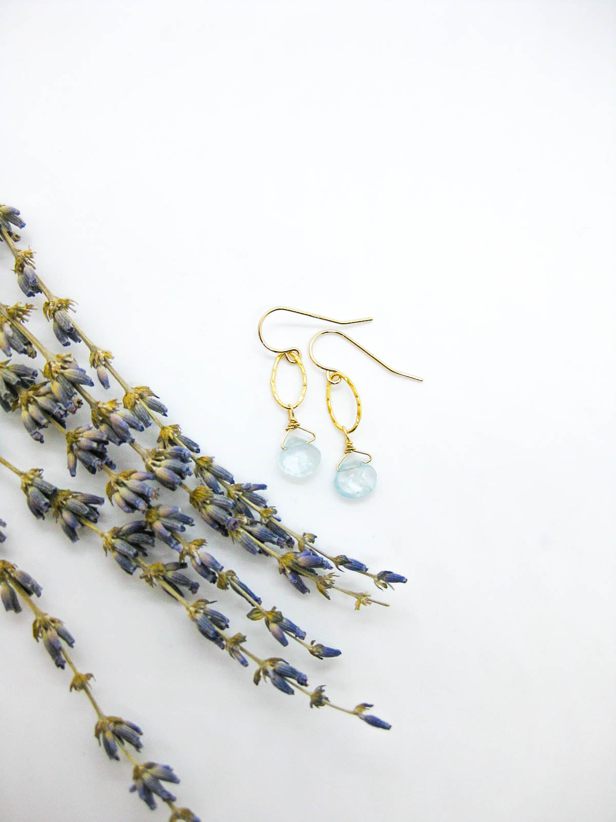 Chrysanthe: Aquamarine Earrings - e589