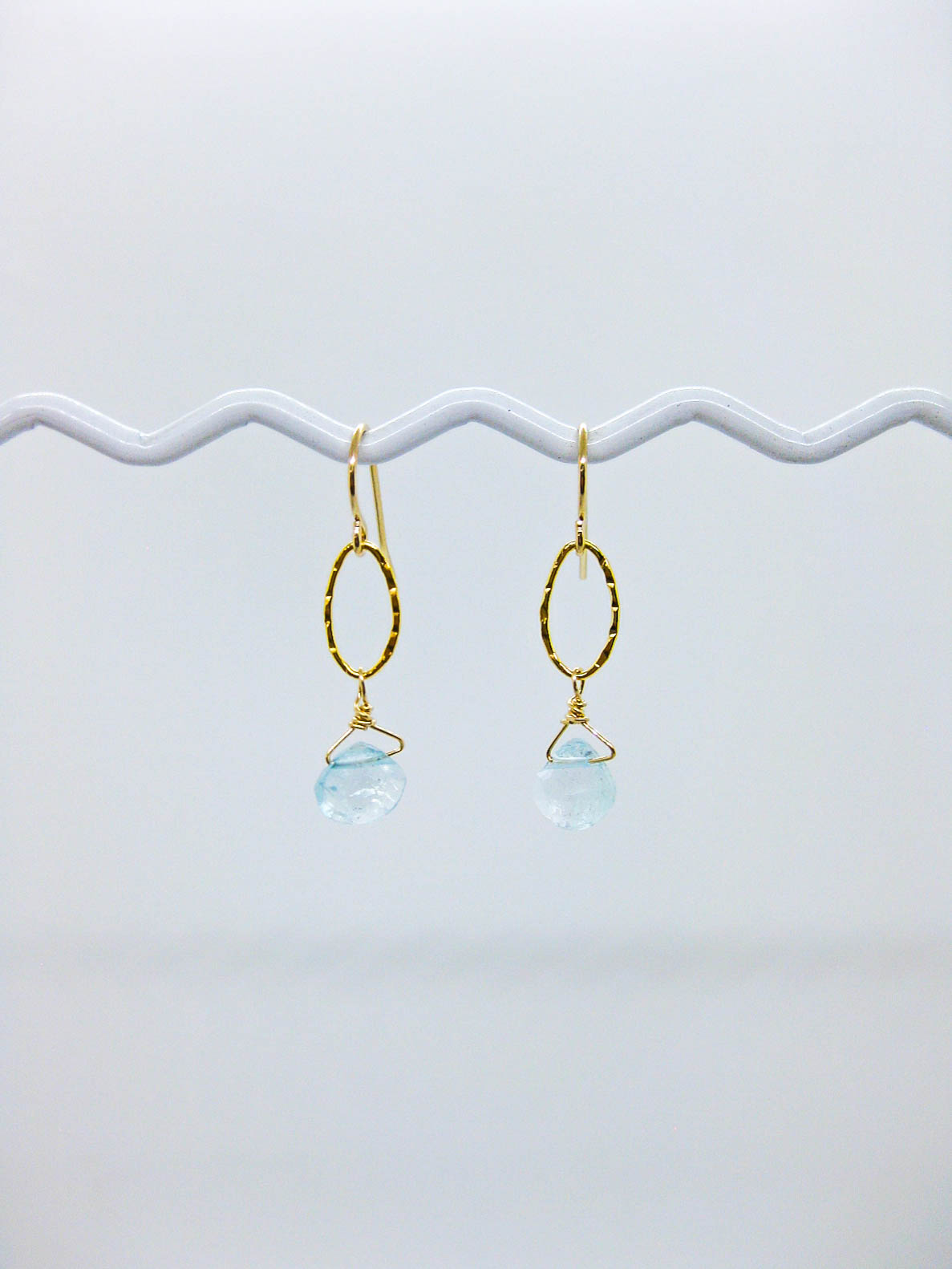 Chrysanthe: Aquamarine Earrings - e589