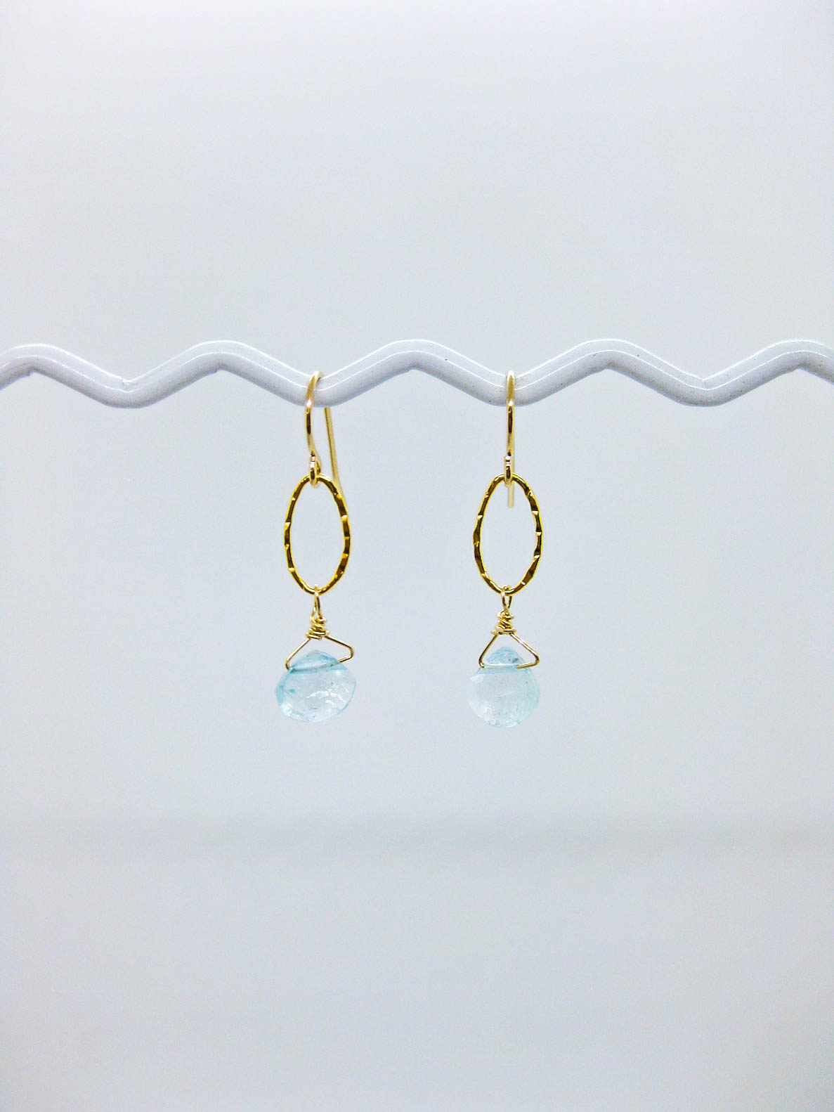 Chrysanthe: Aquamarine Earrings - e589