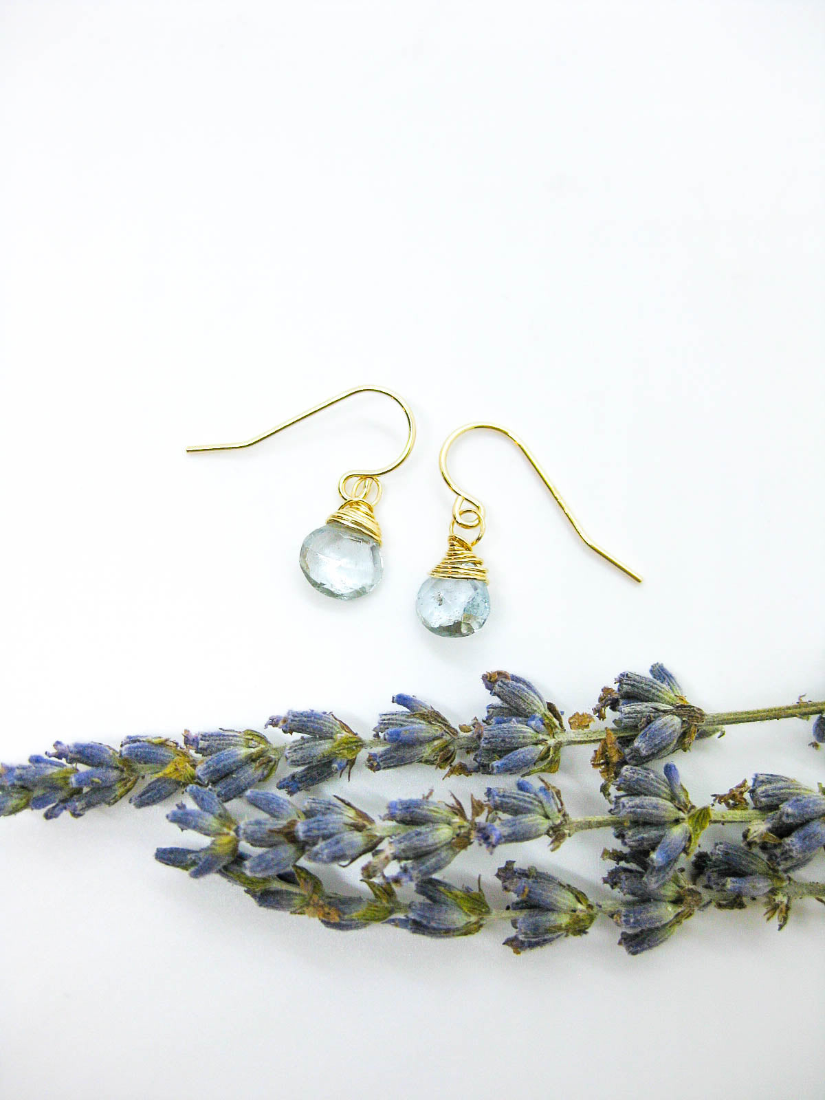 Chamomile: Aquamarine Earrings - e619