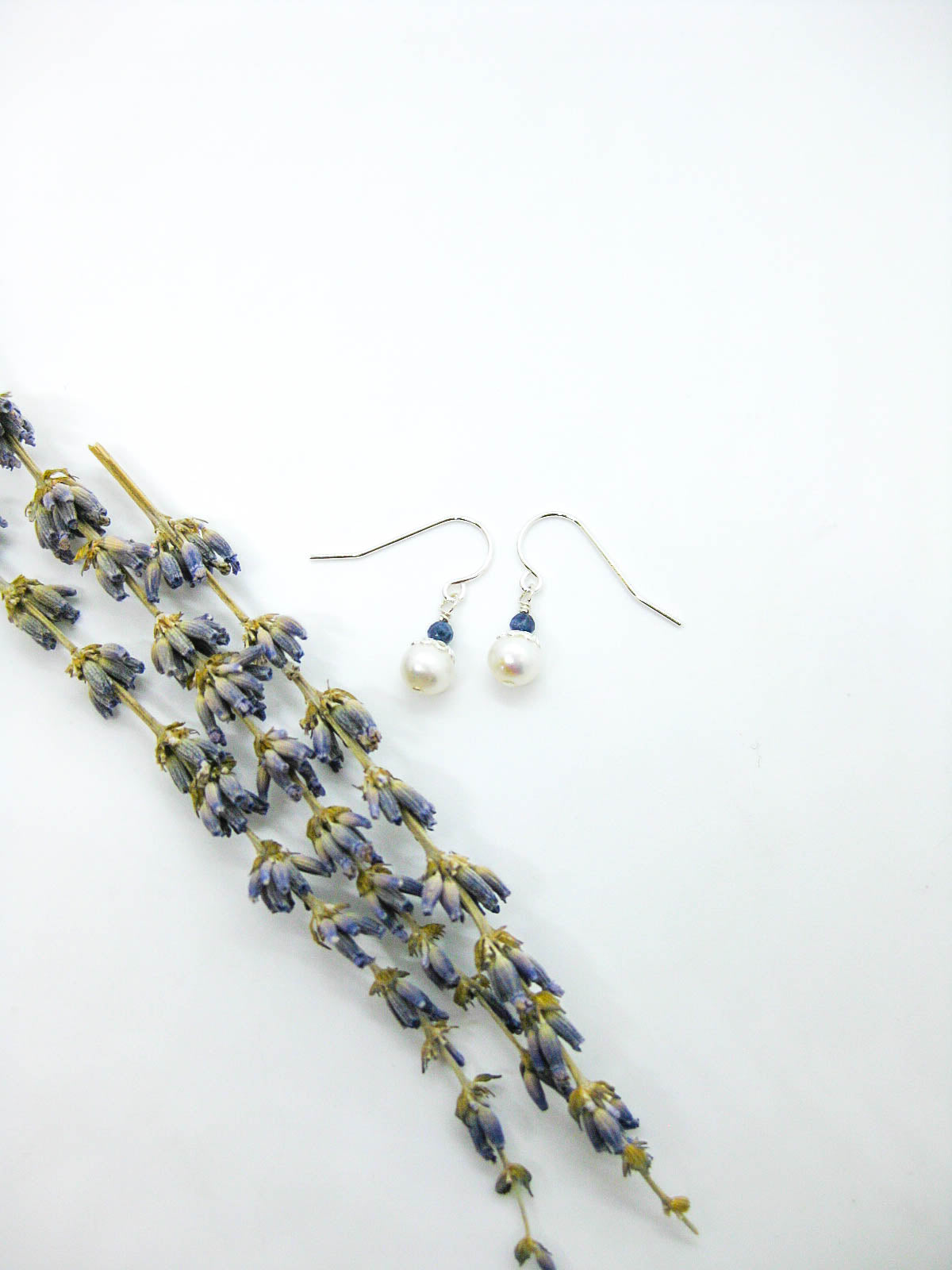 Heather: Sapphire Pearl Earrings - e701