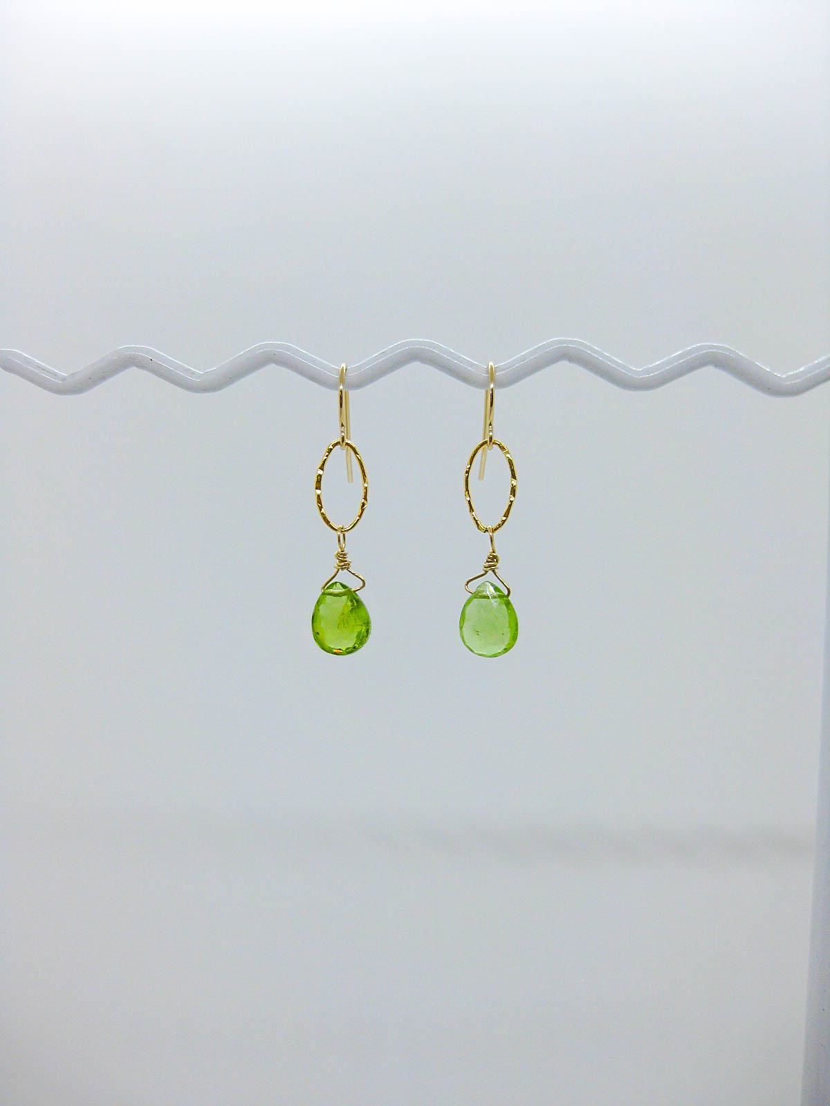 Chrysanthe: Peridot Earrings - e707