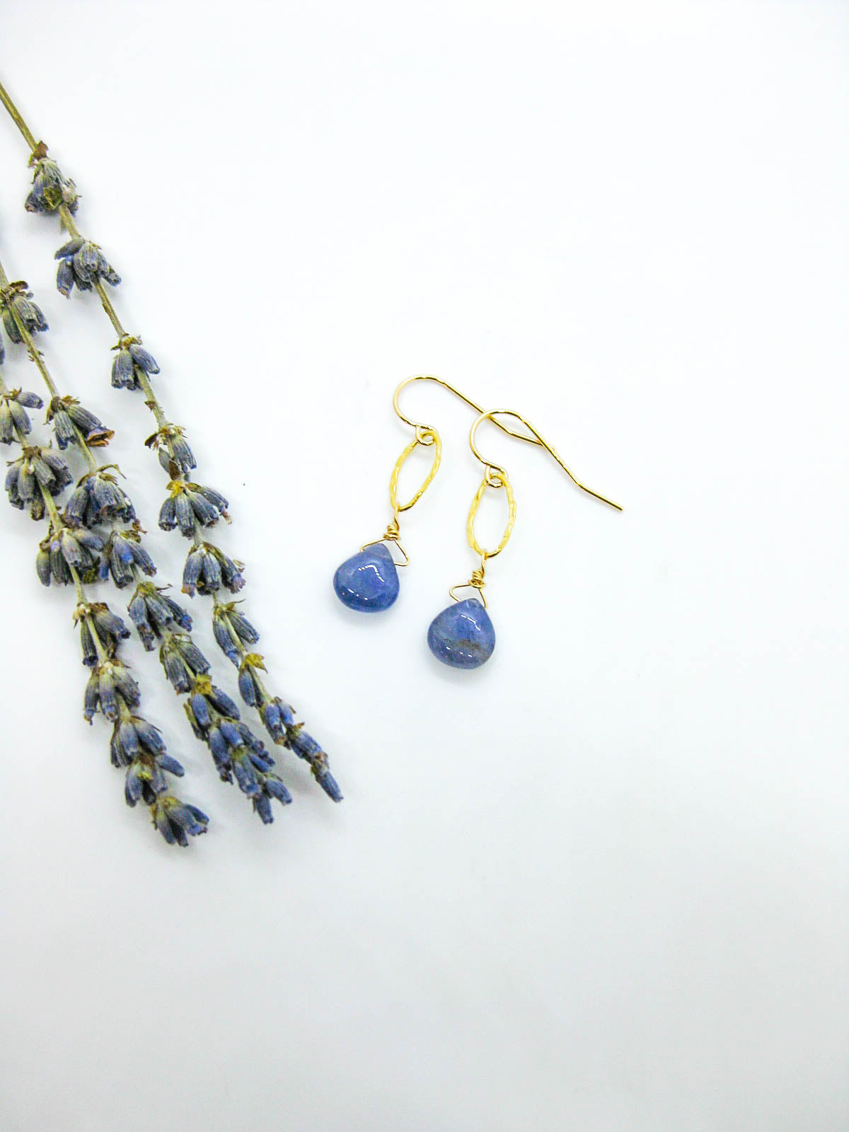 Chrysanthe: Tanzanite Earrings - e755