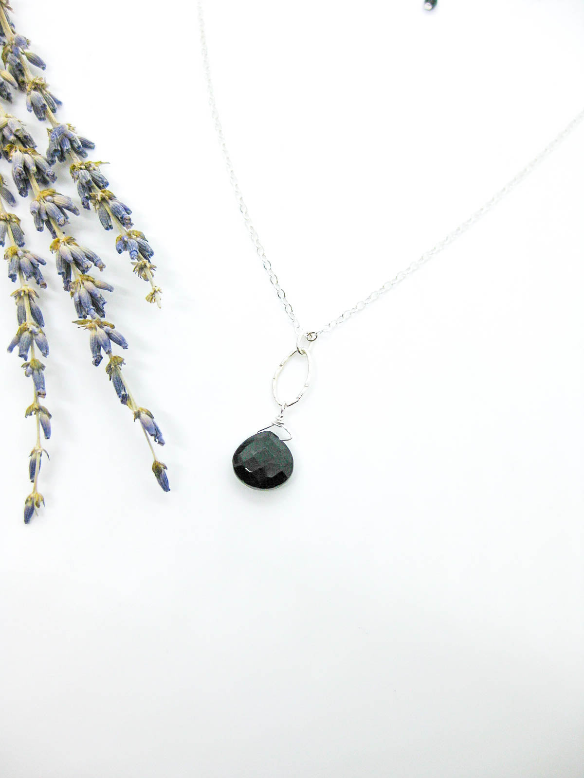 Chrysanthe: Onyx Necklace - n597