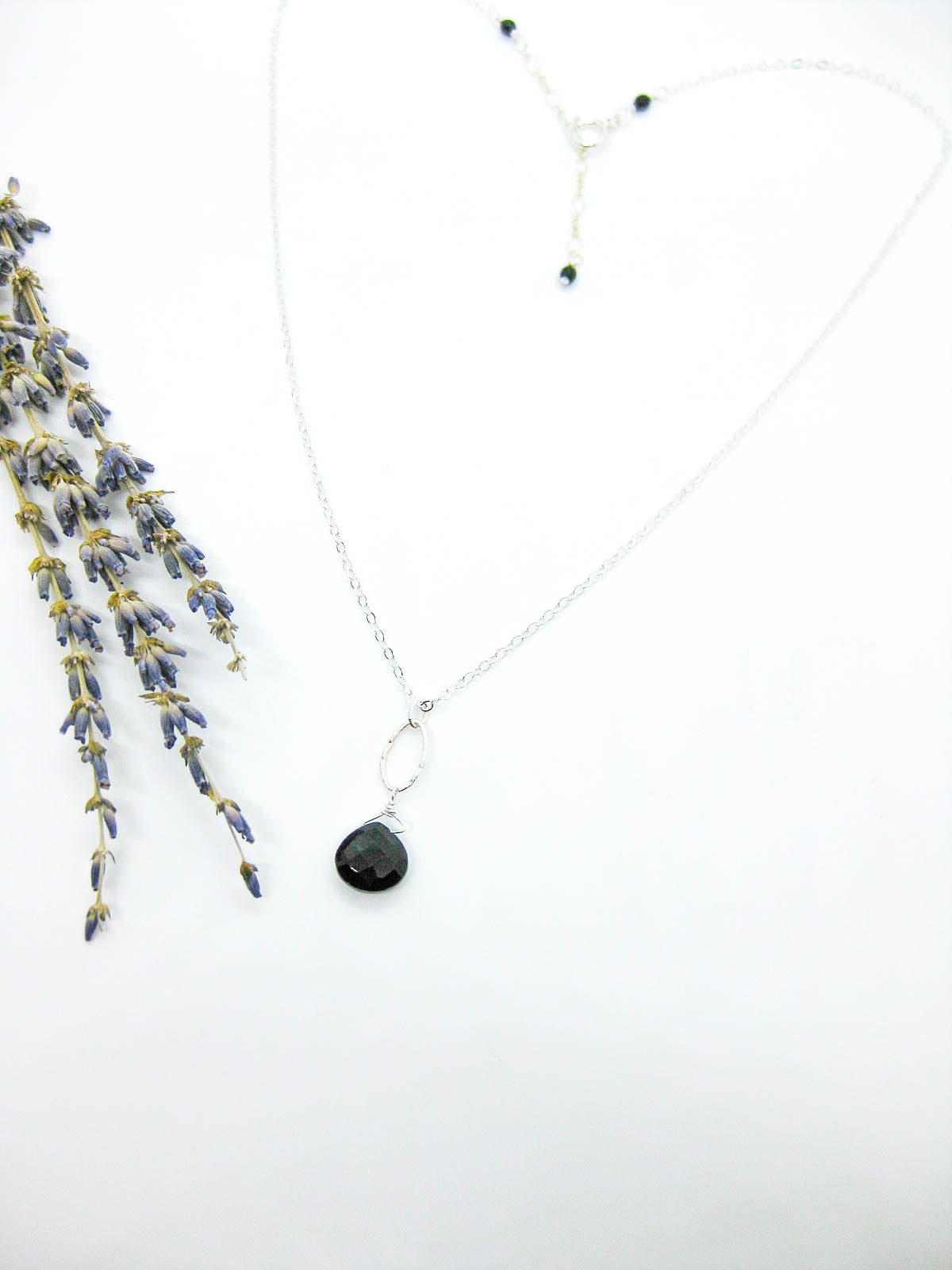 Chrysanthe: Onyx Necklace - n597