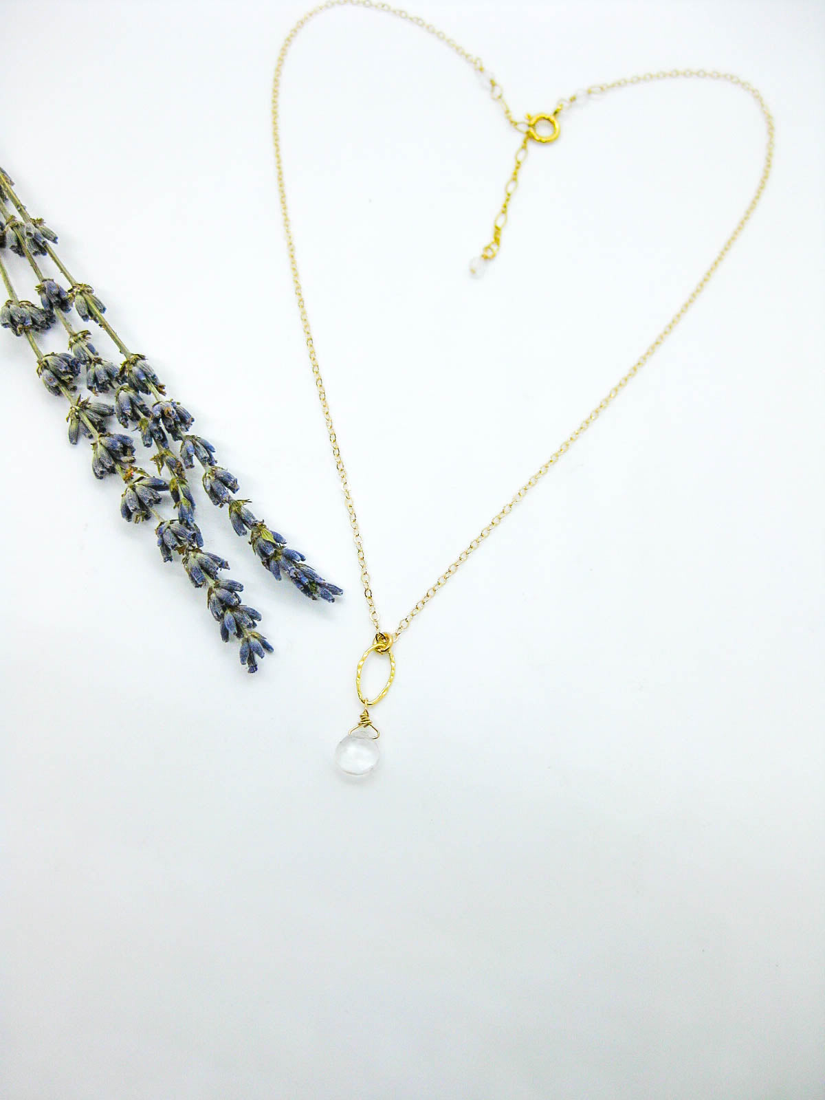 Chrysanthe: Quartz Necklace - n650