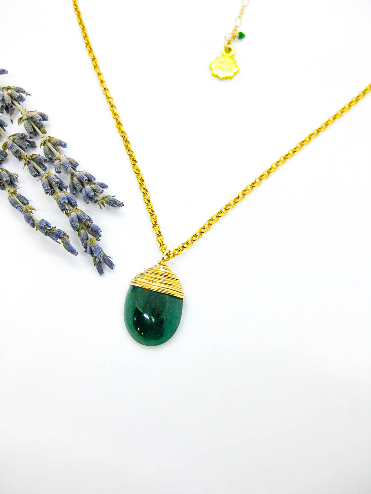 Sage: Jade Necklace - n652-oak