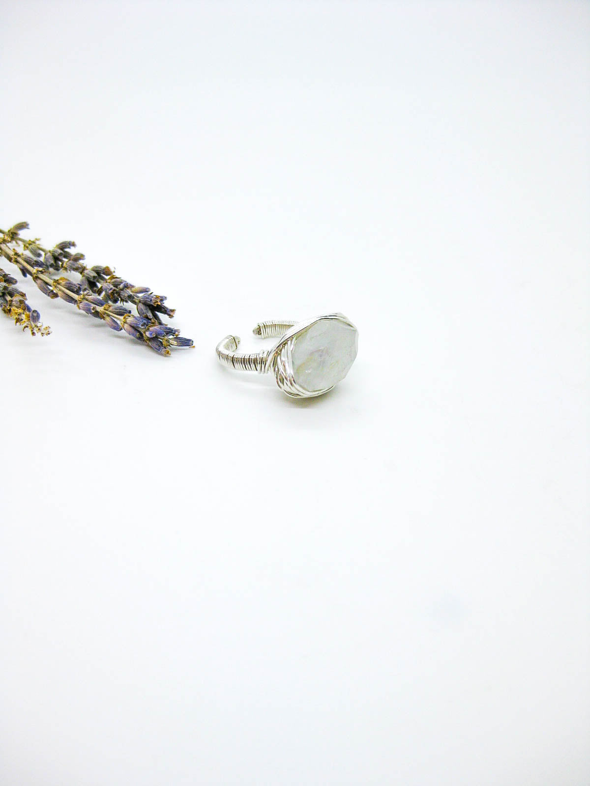 Calla: Moonstone Ring, faceted