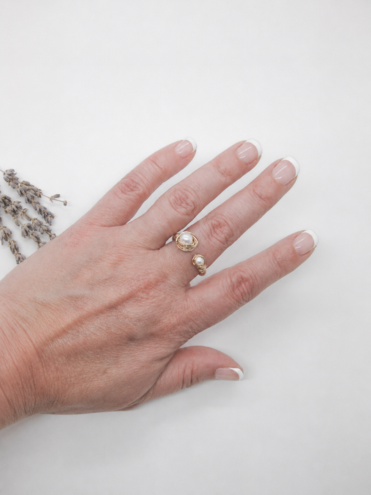 Daffodil: Pearl Ring
