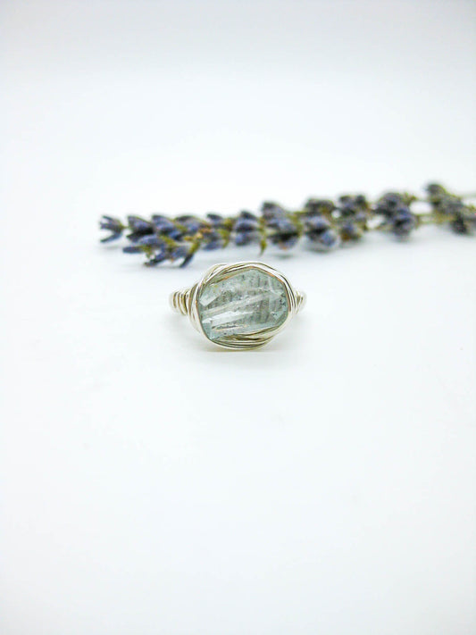 Calla : Aquamarine Ring - r52