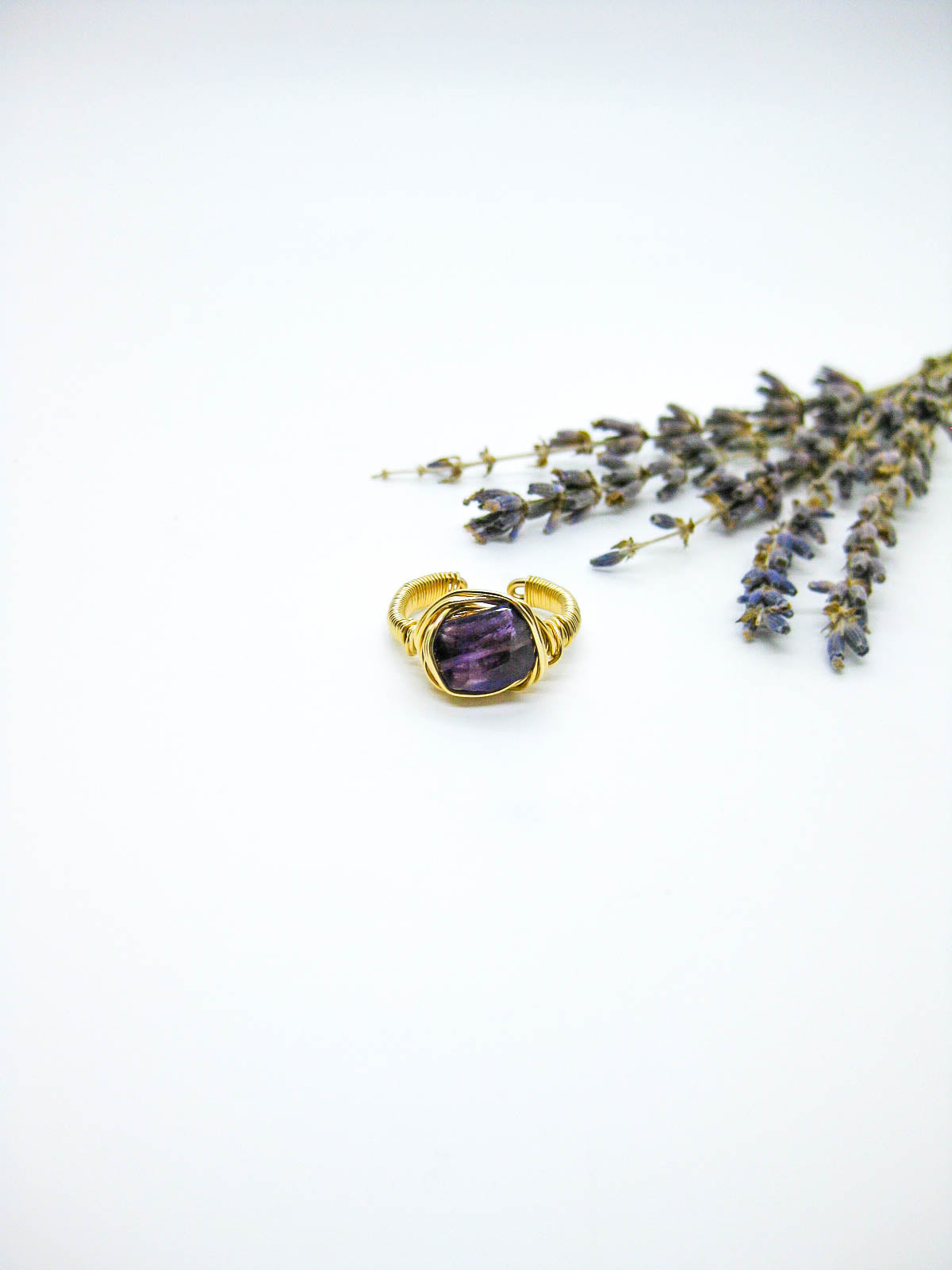 Calla : Amethyst Ring - r91