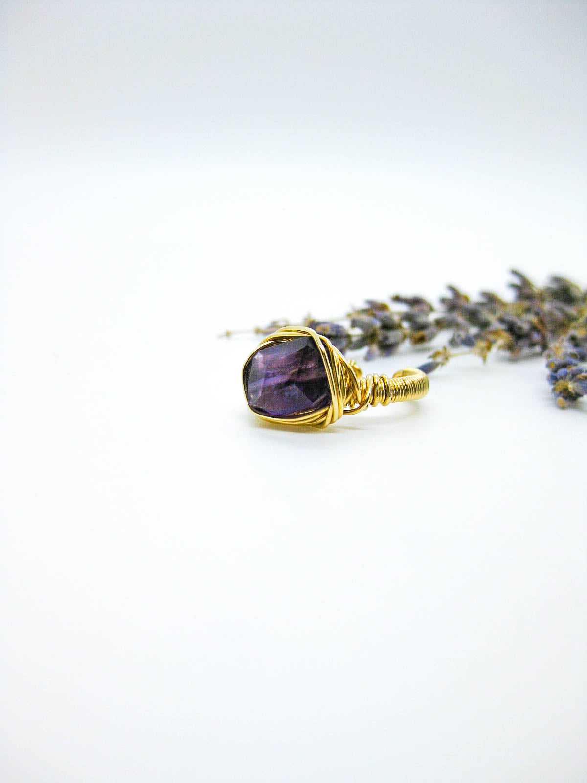 Calla : Amethyst Ring - r91