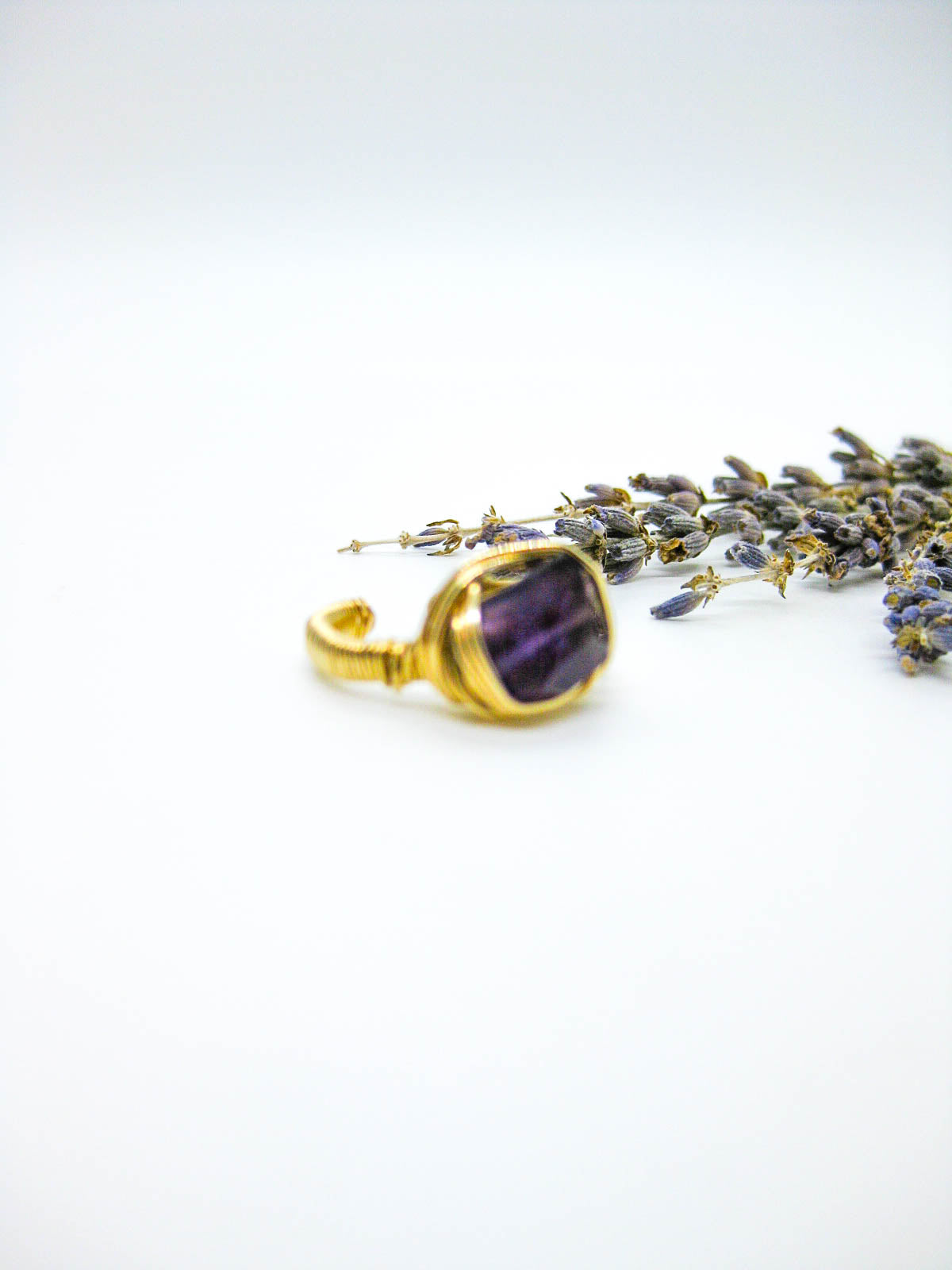 Calla : Amethyst Ring - r91