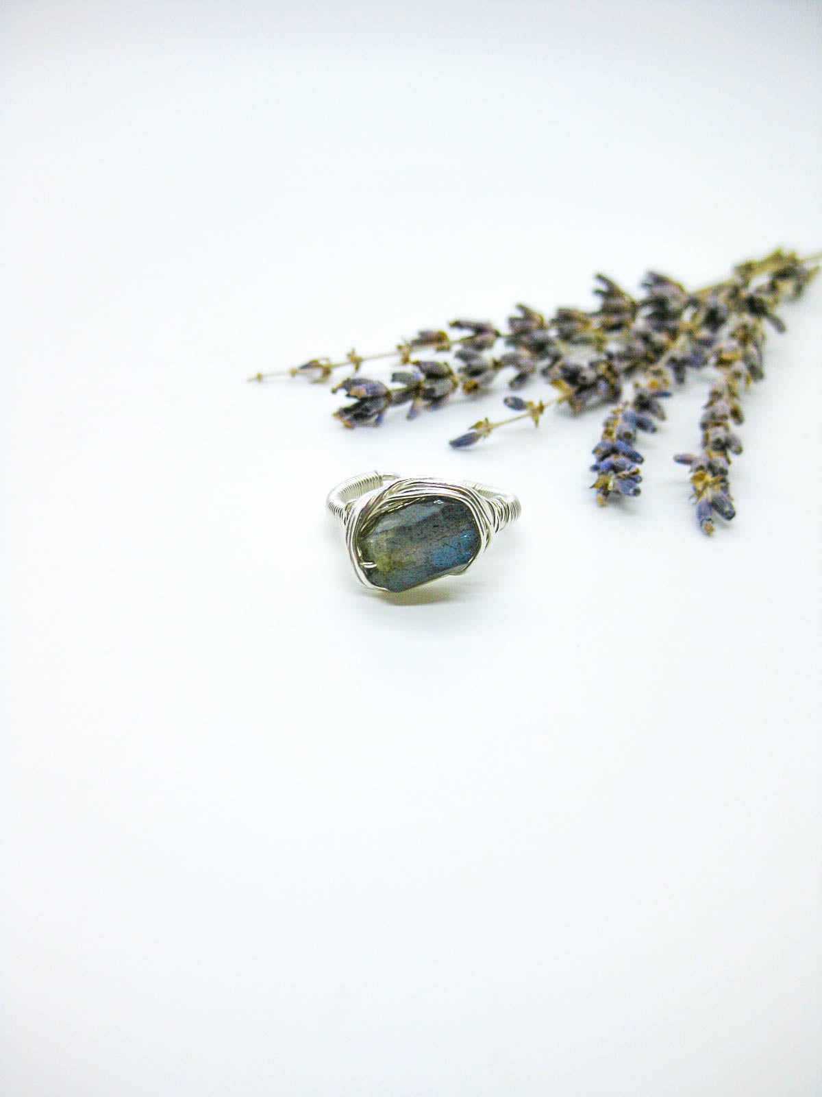 Calla : Labradorite Ring - r93