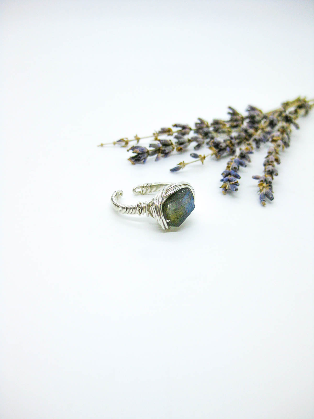 Calla : Labradorite Ring - r93