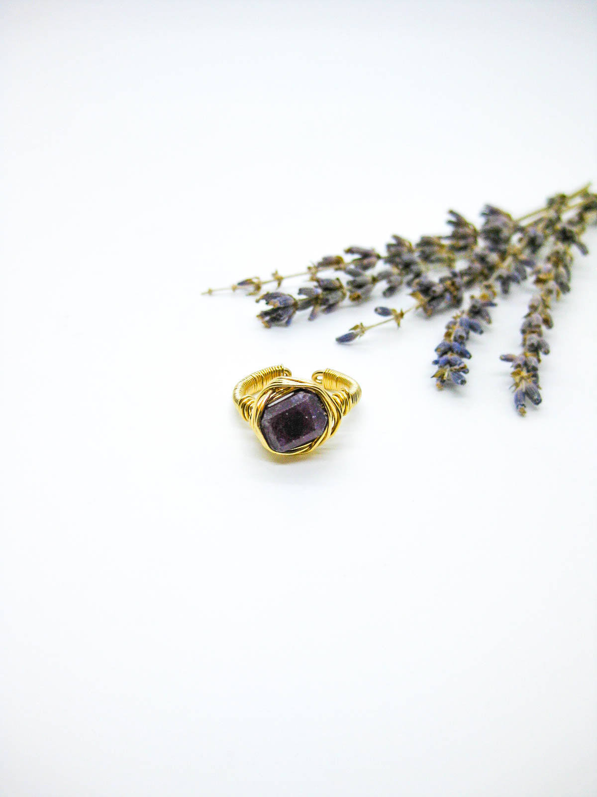Calla : Ruby Ring - r94