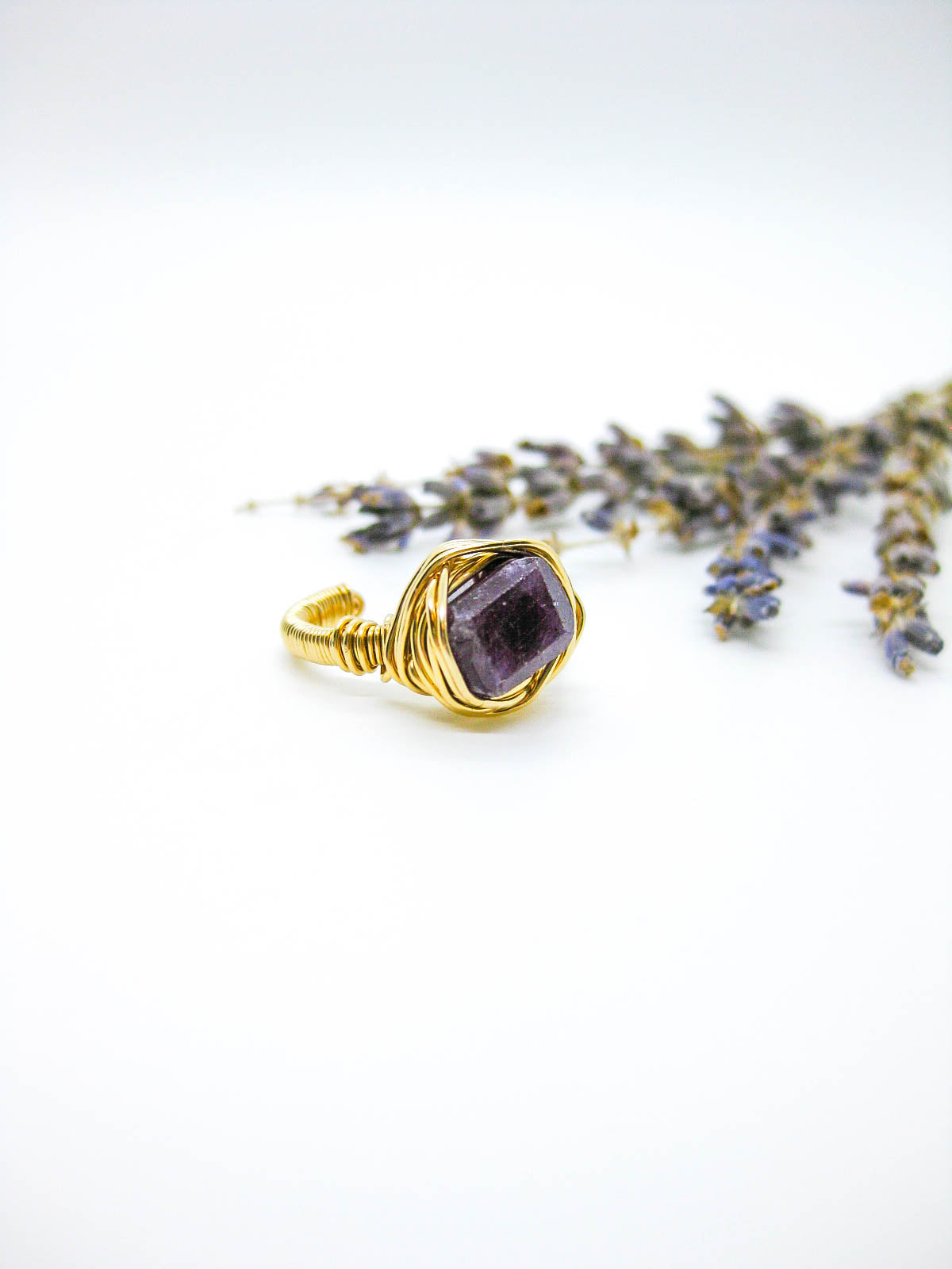 Calla : Ruby Ring - r94