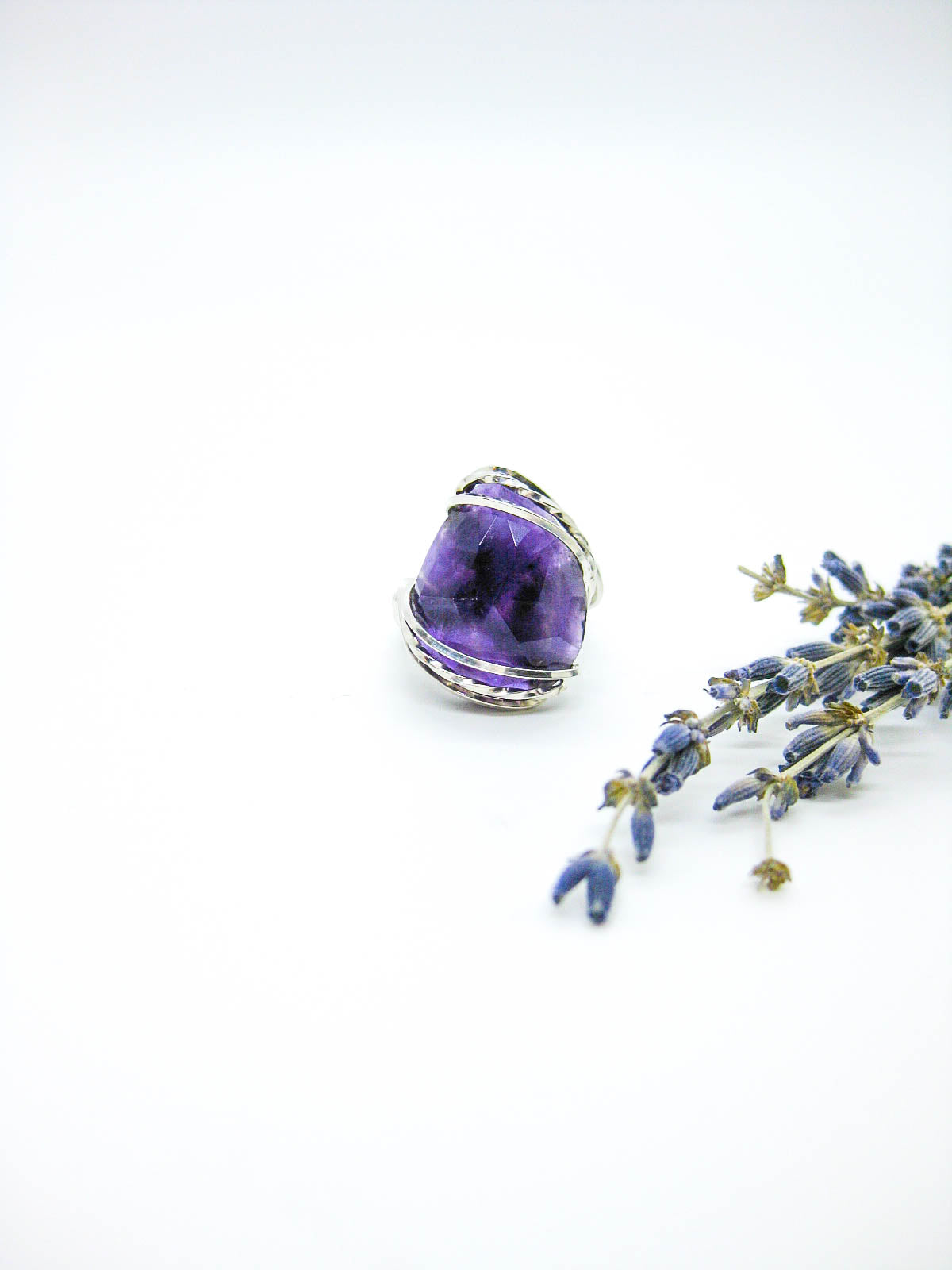 Azalea: Amethyst Ring R22oak