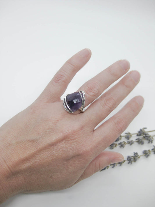 Azalea: Amethyst Ring R22oak
