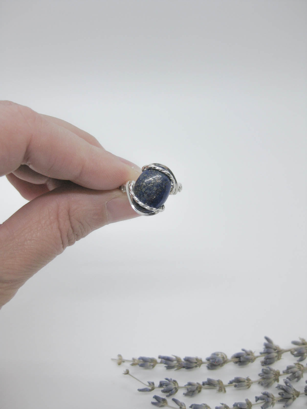 Kamala: Lapis Ring R24oak