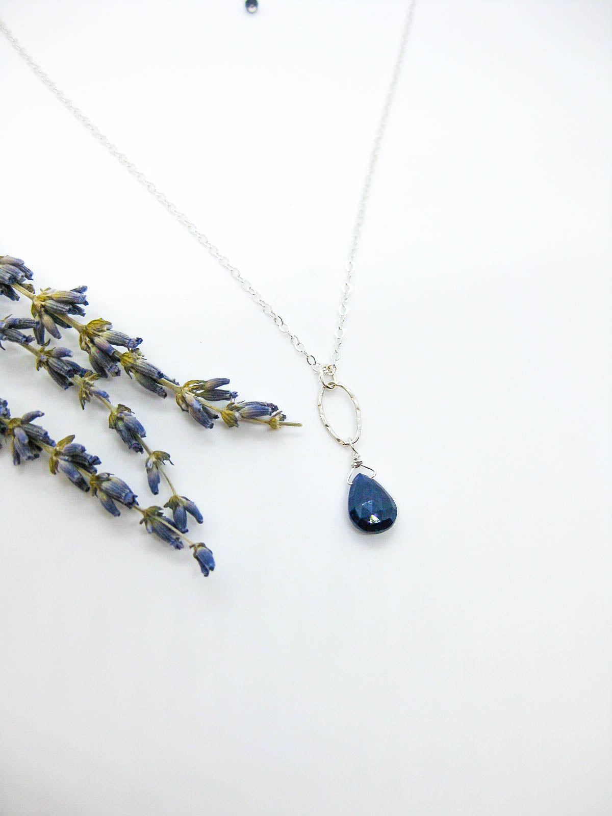 Chrysanthe: Sapphire Necklace - n531