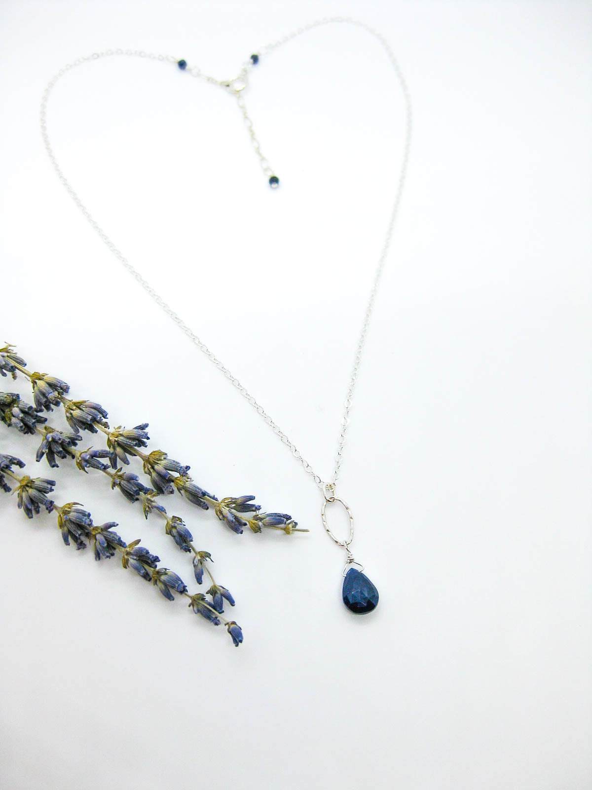 Chrysanthe: Sapphire Necklace - n531