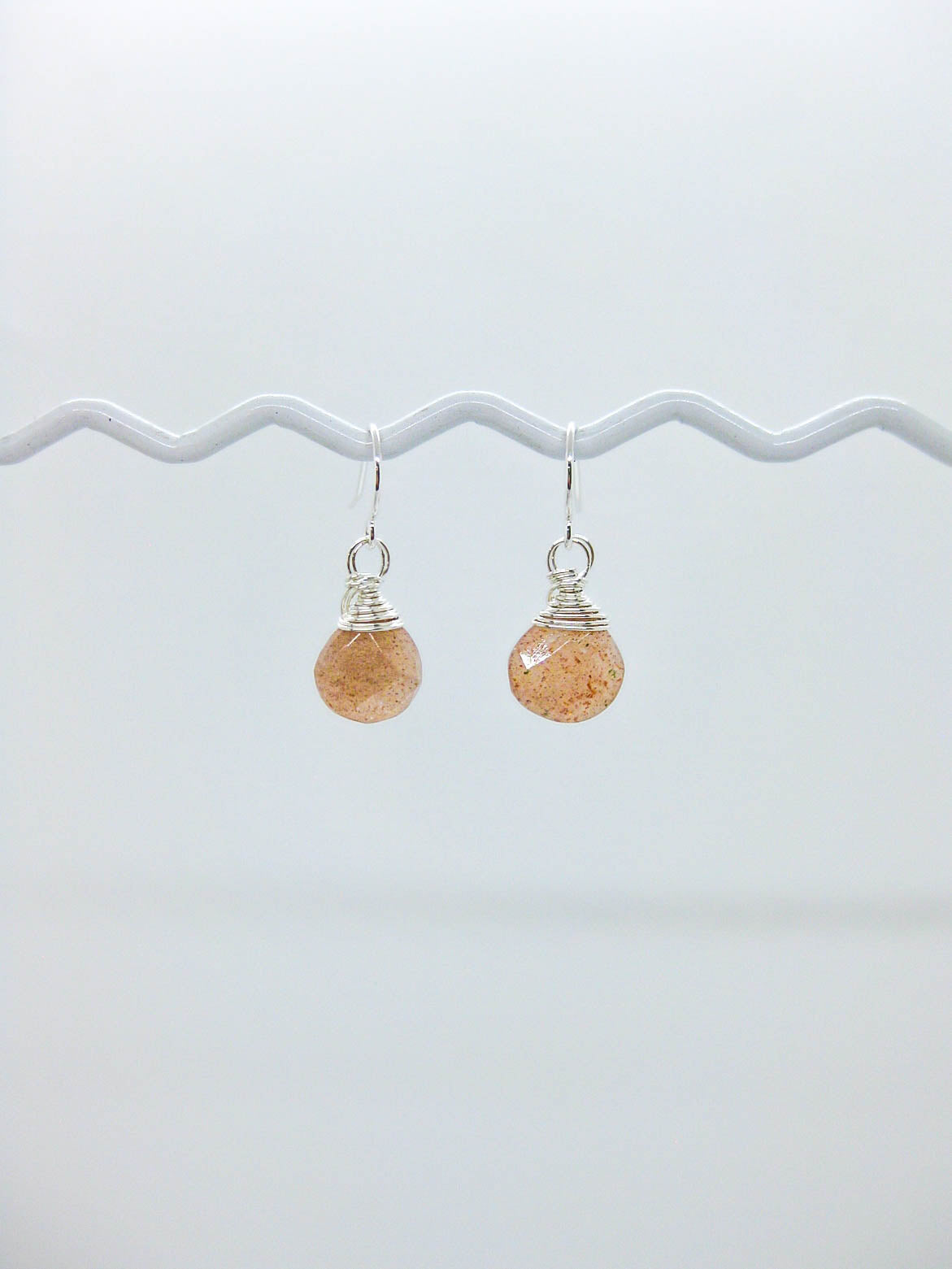 Chamomile: Peach Moonstone Earrings - e678