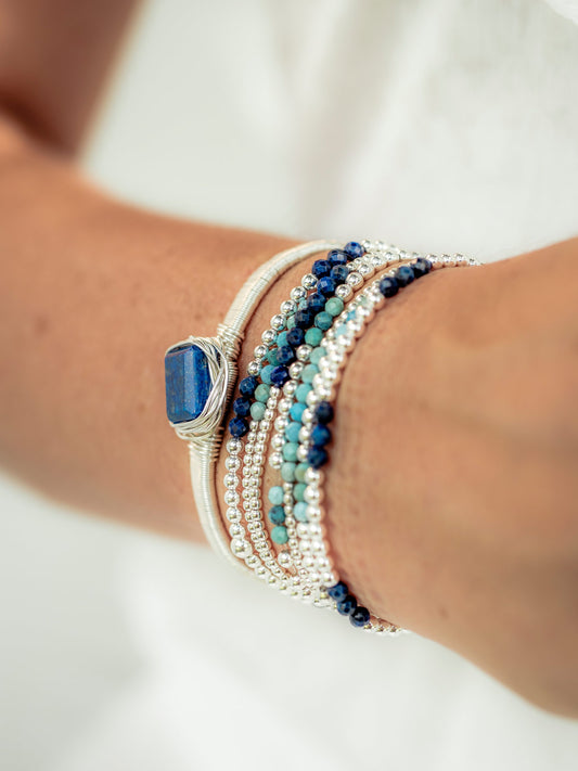 Juniper: Bright Turquoise Stretch Bracelet - b413